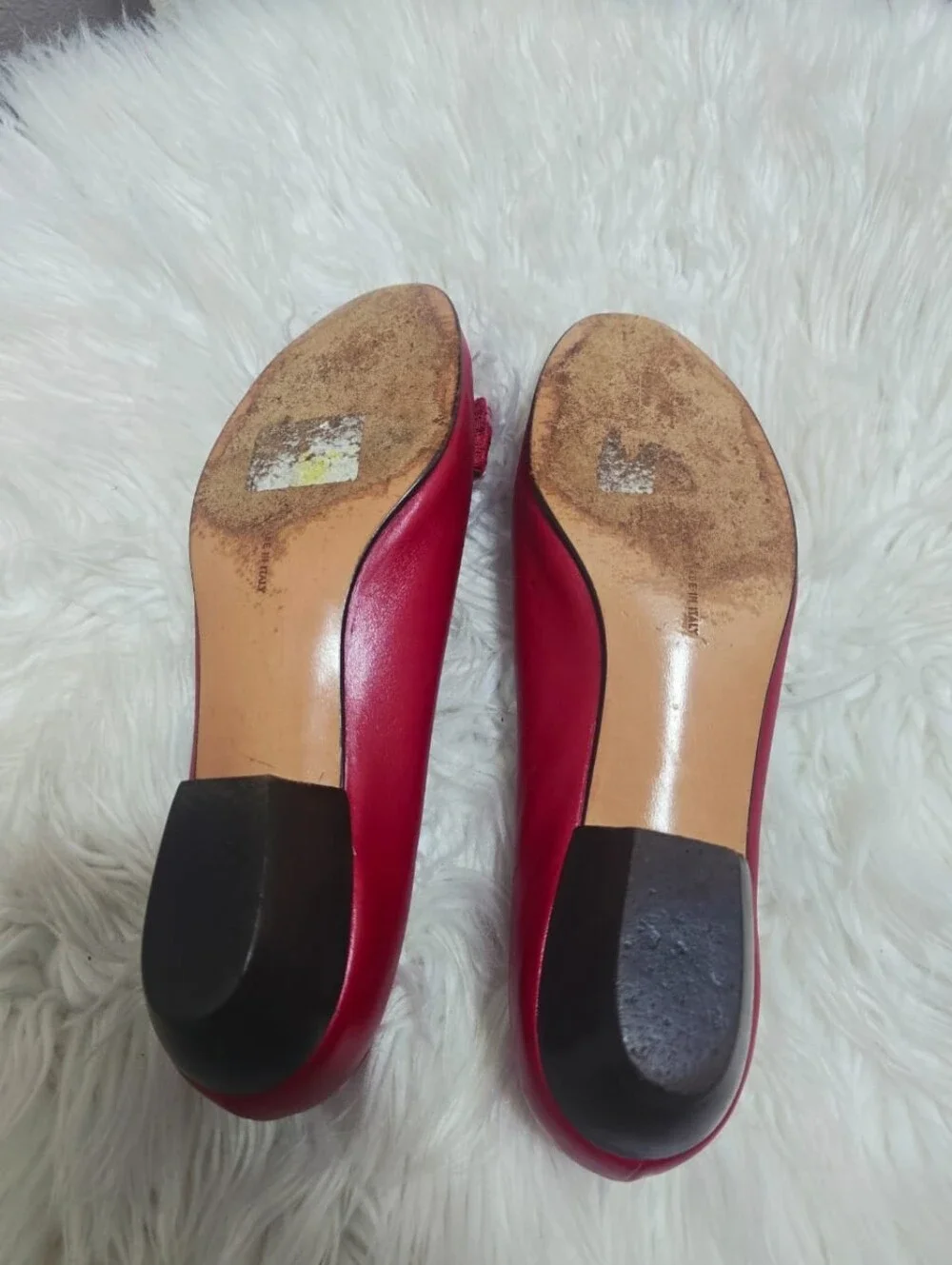 Salvatore Ferragamo Red Vara Ribbon Round-Toe Pumps Women's Size 7.5B
